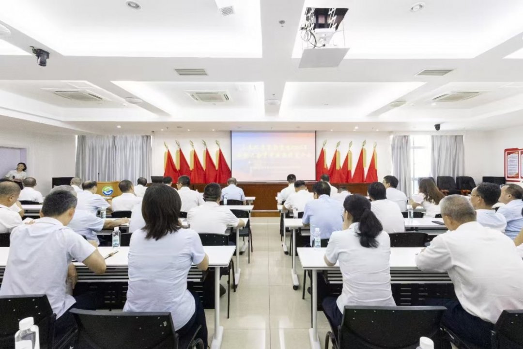 樹榜樣 爭先鋒丨三亞環(huán)農(nóng)集團黨委召開表彰大會暨黨建品牌宣介會